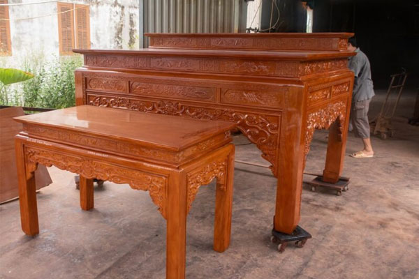 Bàn thờ gia tiên làm từ gỗ Mít