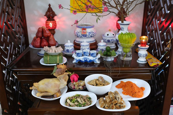 Cần lau dọn bàn thờ sạch sẽ thường xuyên đặc biệt là vào những ngày lễ Tết. Cần lau dọn bàn thờ sạch sẽ thường xuyên đặc biệt là vào những ngày lễ Tết.