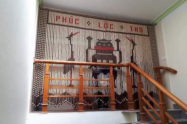Cách treo rèm hạt gỗ đúng cách, hợp phong thủy
