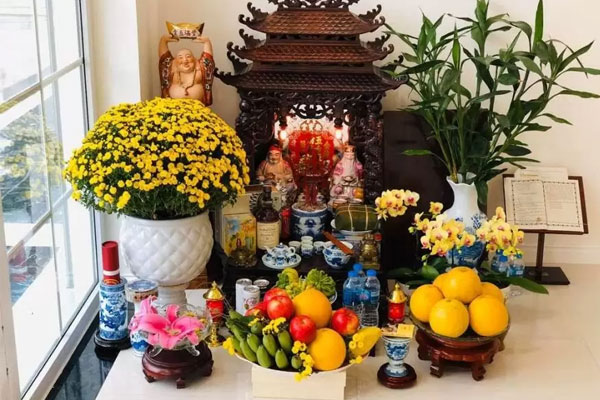 Đặt Thần Tài ở cung Quý Nhân hoặc Thiên Lộc để kích thích tài lộc và may mắn. Đặt Thần Tài ở cung Quý Nhân hoặc Thiên Lộc để kích thích tài lộc và may mắn.