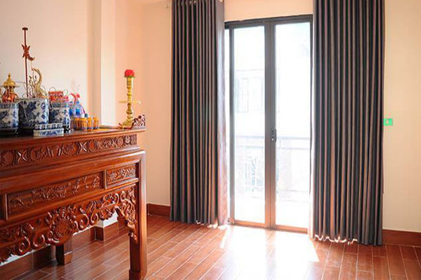 Màu sắc là điều cần lưu ý khi làm rèm cho phòng thờ. Màu sắc là điều cần lưu ý khi làm rèm cho phòng thờ.