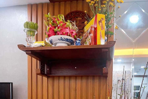 Hướng đặt bàn thờ Ông Táo trong nhà cần tuân theo nguyên tắc phong thuỷ để mang đến nhiều điều may mắn. Hướng đặt bàn thờ Ông Táo trong nhà cần tuân theo nguyên tắc phong thuỷ để mang đến nhiều điều may mắn.
