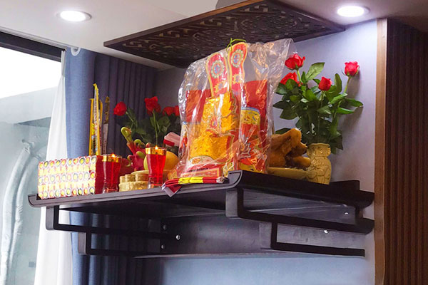 Tránh đặt bàn thờ Ông Táo gần nhà vệ sinh, nhà tắm để tránh mất đi sự tôn nghiêm. Tránh đặt bàn thờ Ông Táo gần nhà vệ sinh, nhà tắm để tránh mất đi sự tôn nghiêm.
