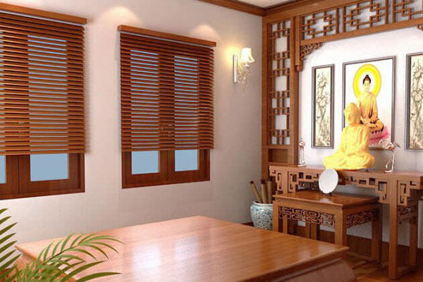 Phòng thờ nên sử dụng rèm sáo gỗ và rèm hạt gỗ là phù hợp nhất.