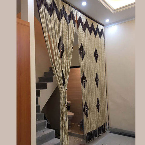 Rèm hạt gỗ Bồ Đề 9 Trám còn nổi bật bởi tính ứng dụng cao, phù hợp với không gian phòng thờ