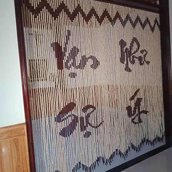Rèm hạt gỗ chữ Vạn Sự Như Ý thể hiện sự may mắn, thịnh vượng và ý nghĩa tích cực. Rèm hạt gỗ chữ Vạn Sự Như Ý thể hiện sự may mắn, thịnh vượng và ý nghĩa tích cực.