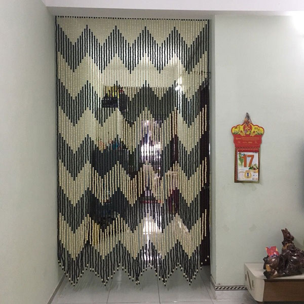 Rèm bàn thờ hạt gỗ Bồ Đề hình sóng phù hợp với nhiều phong cách trang trí khác nhau Rèm bàn thờ hạt gỗ Bồ Đề hình sóng phù hợp với nhiều phong cách trang trí khác nhau