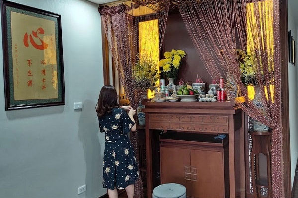 Rèm bàn thời giúp trang trí cho không gian phòng thờ thêm trang trọng, lịch sự.
