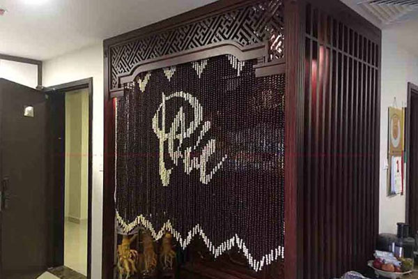 Lợi ích của việc sử dụng rèm bàn thờ hạt gỗ Pơ Mu
